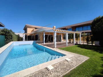 Moradia T6 para Arrendamento em Cascais e Estoril