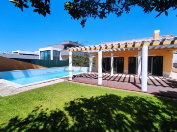 Moradia T6 para Arrendamento em Cascais e Estoril