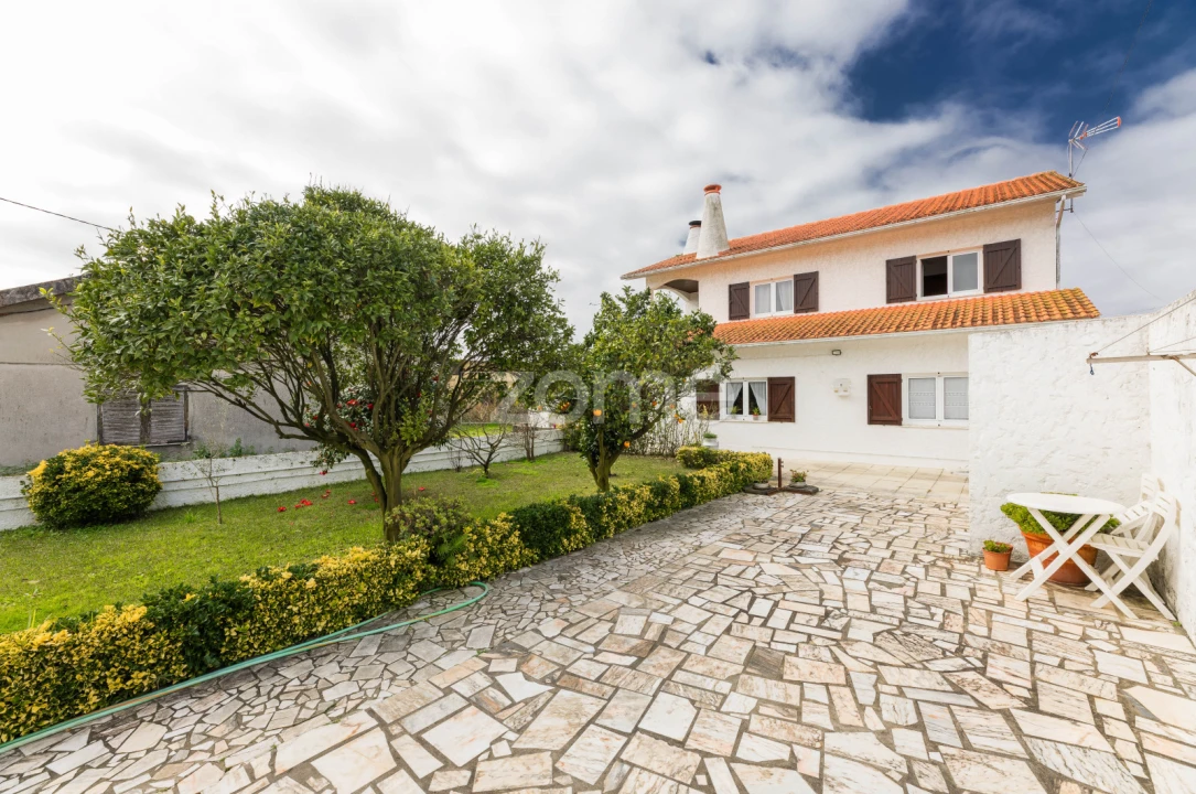 Moradia T4 para Venda em Chafe Foto 47