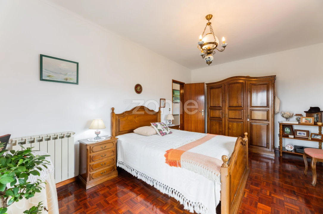 Moradia T4 para Venda em Chafe Foto 23