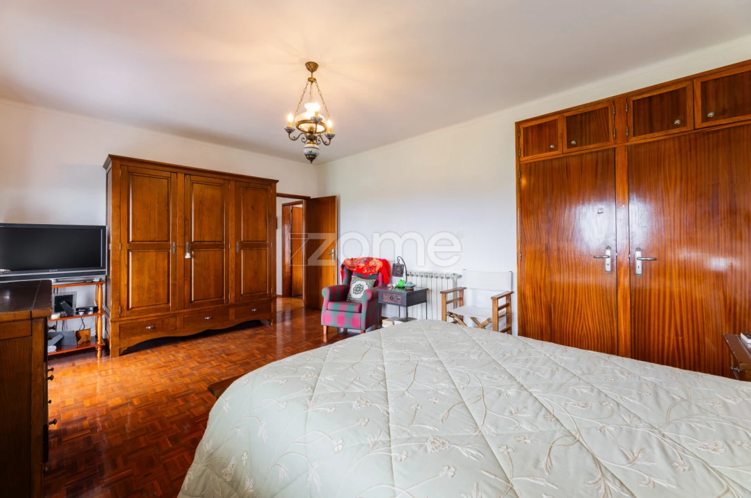 Moradia T4 para Venda em Chafe Foto 29