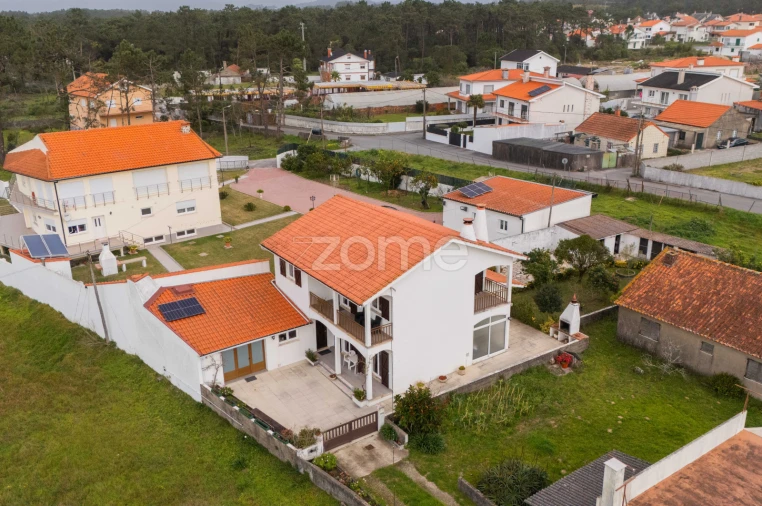 Moradia T4 para Venda em Chafe Foto 41