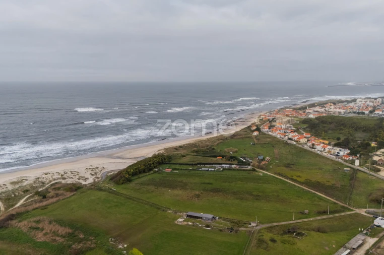 Moradia T4 para Venda em Chafe Foto 37