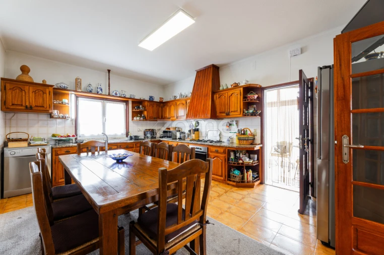 Moradia T4 para Venda em Chafe Foto 7