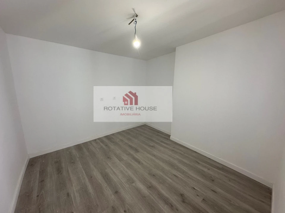 Moradia T8 para Venda em Caia, São Pedro e Alcáçova Foto 4