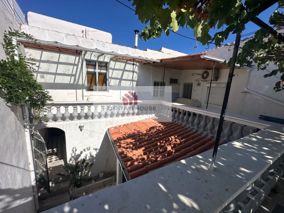 Moradia T8 para Venda em Caia, São Pedro e Alcáçova Foto 2