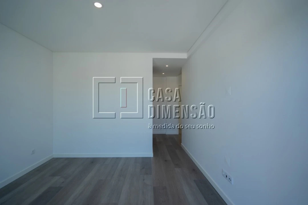 Moradia T4 para Venda em Corroios Foto 34
