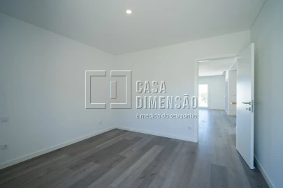 Moradia T4 para Venda em Corroios
