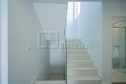 Moradia T4 para Venda em Corroios