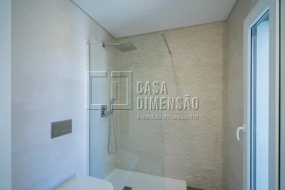 Moradia T4 para Venda em Corroios