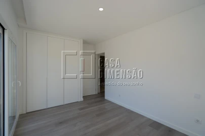 Moradia T4 para Venda em Corroios