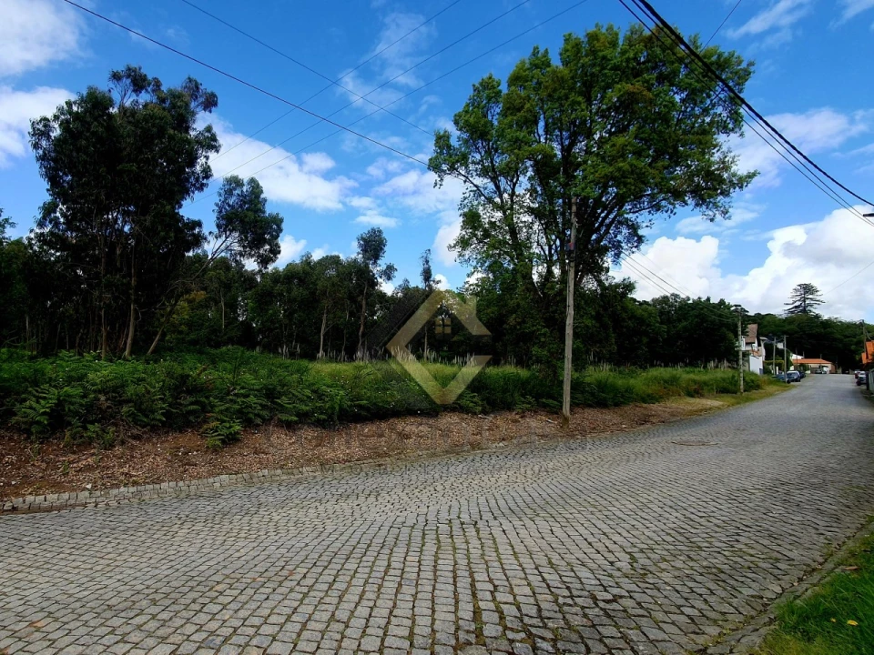 Terreno para Venda em Arcozelo Foto 3