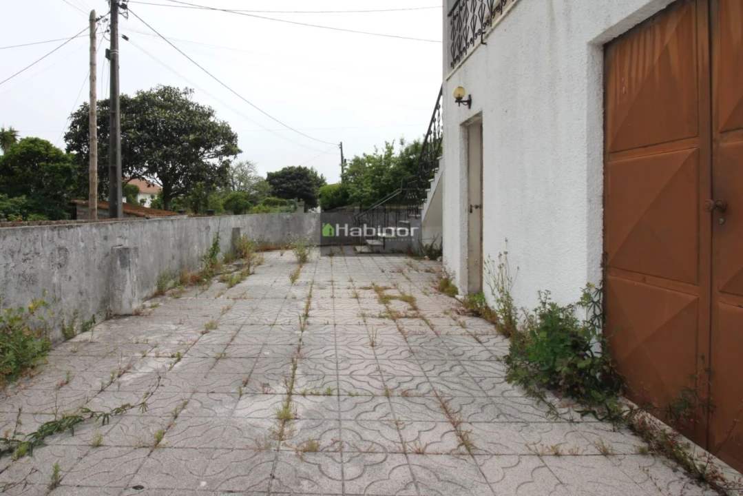 Moradia T5 para Venda em Vila Nova de Anha Foto 3