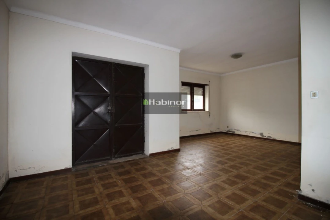 Moradia T5 para Venda em Vila Nova de Anha Foto 7