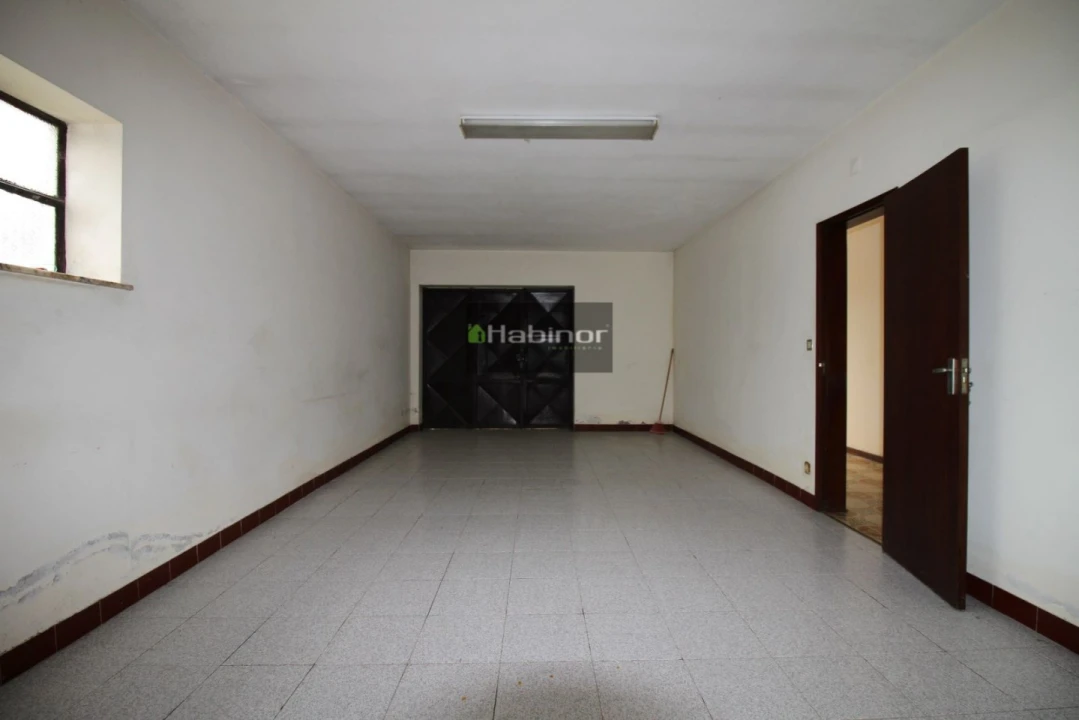 Moradia T5 para Venda em Vila Nova de Anha Foto 8