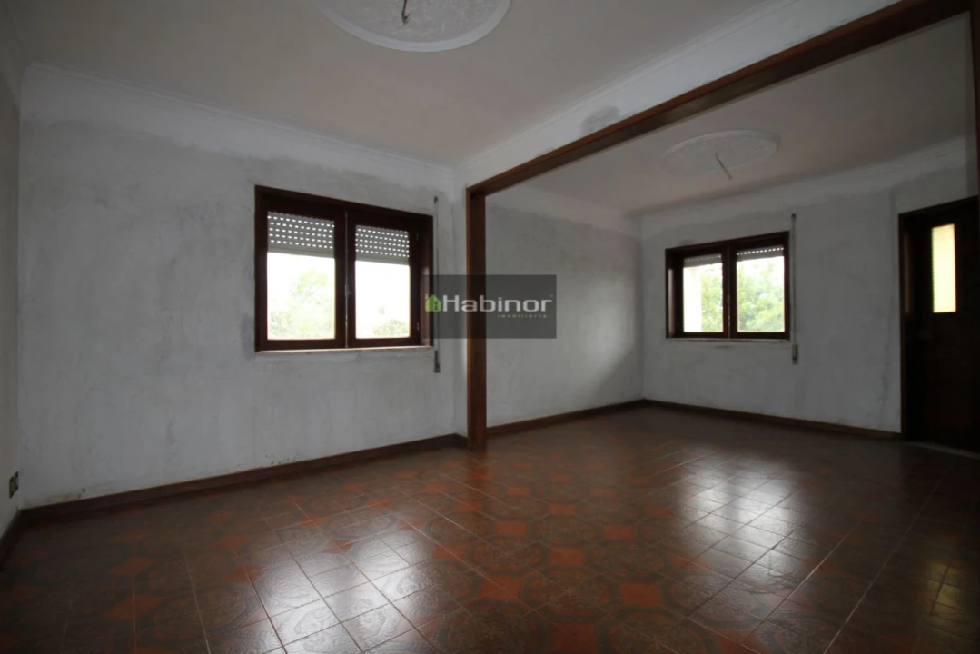 Moradia T5 para Venda em Vila Nova de Anha Foto 11