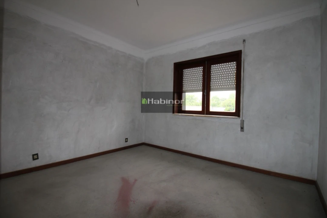 Moradia T5 para Venda em Vila Nova de Anha Foto 15