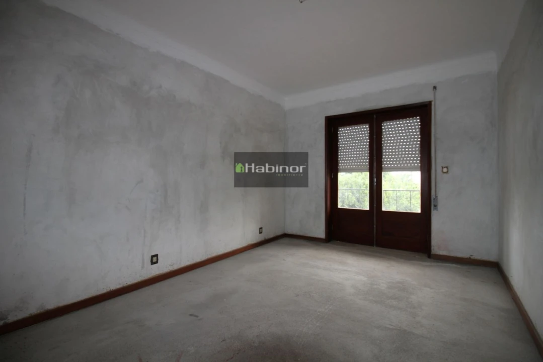 Moradia T5 para Venda em Vila Nova de Anha Foto 17