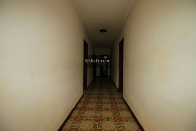 Moradia T5 para Venda em Vila Nova de Anha Foto 5