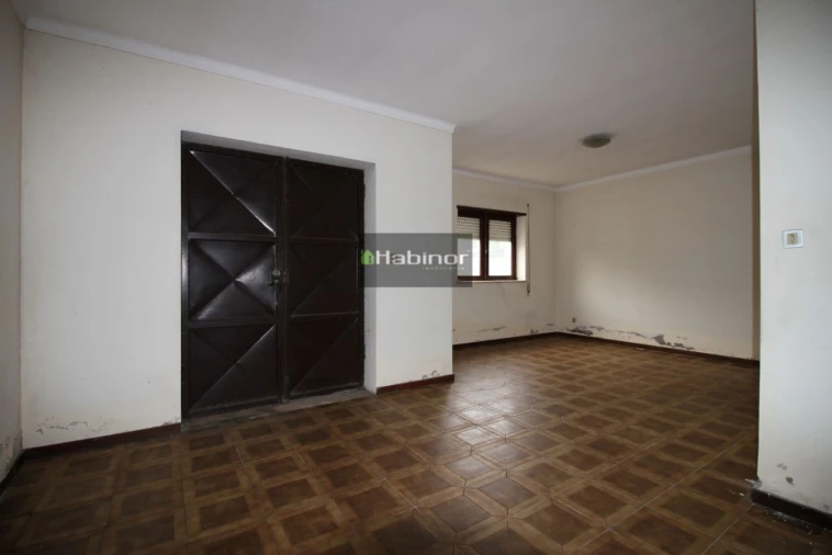 Moradia T5 para Venda em Vila Nova de Anha Foto 7