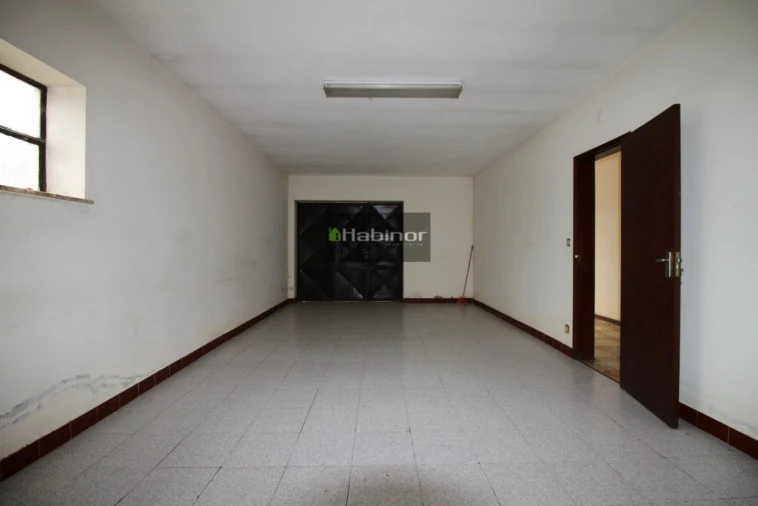 Moradia T5 para Venda em Vila Nova de Anha Foto 8