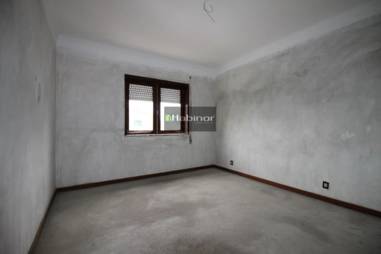 Moradia T5 para Venda em Vila Nova de Anha Foto 16