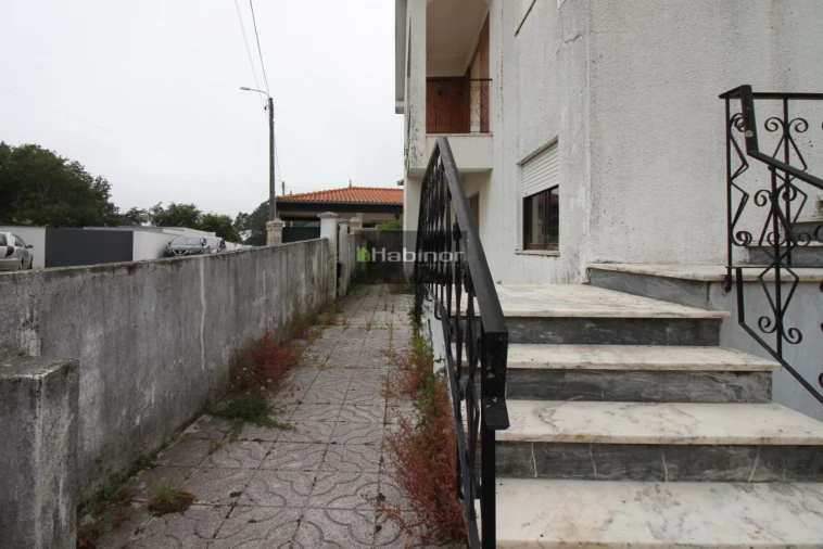 Moradia T5 para Venda em Vila Nova de Anha Foto 1