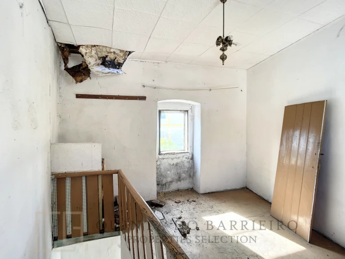 Moradia T2 para Venda em Ribeira de Nisa e Carreiras Foto 9