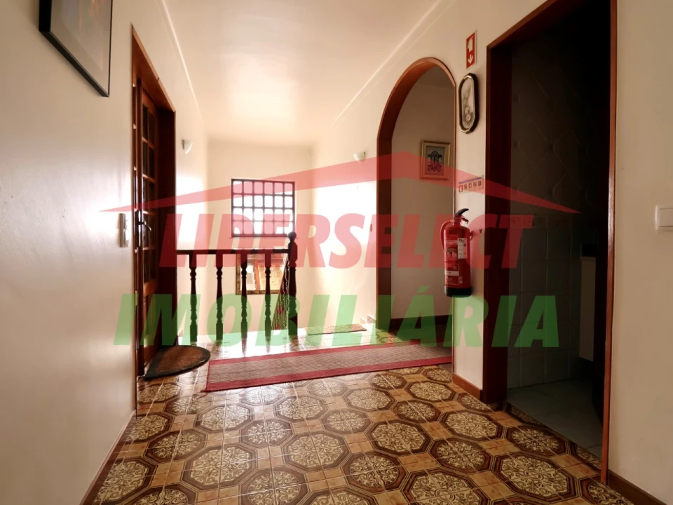 Quinta T6 para Venda em Silveira Foto 16