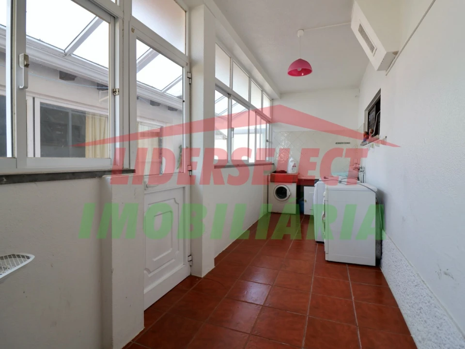 Quinta T6 para Venda em Silveira Foto 24