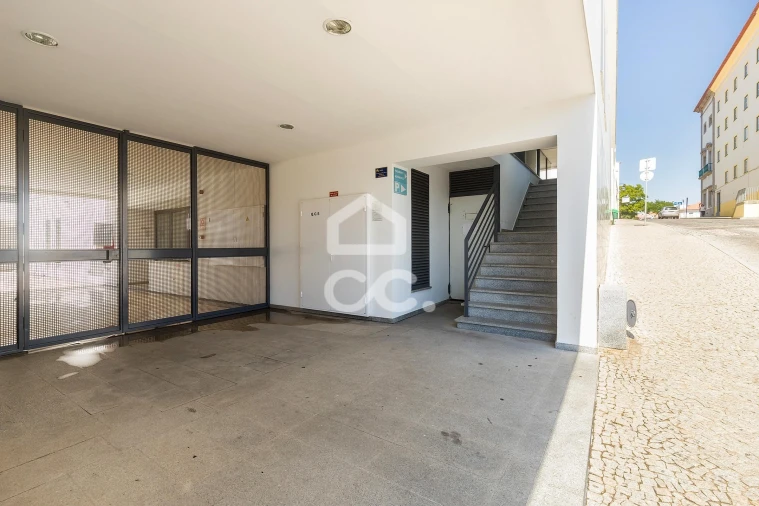 Garagem para Venda em Évora (São Mamede, Sé, São Pedro e Santo Antão) Foto 4