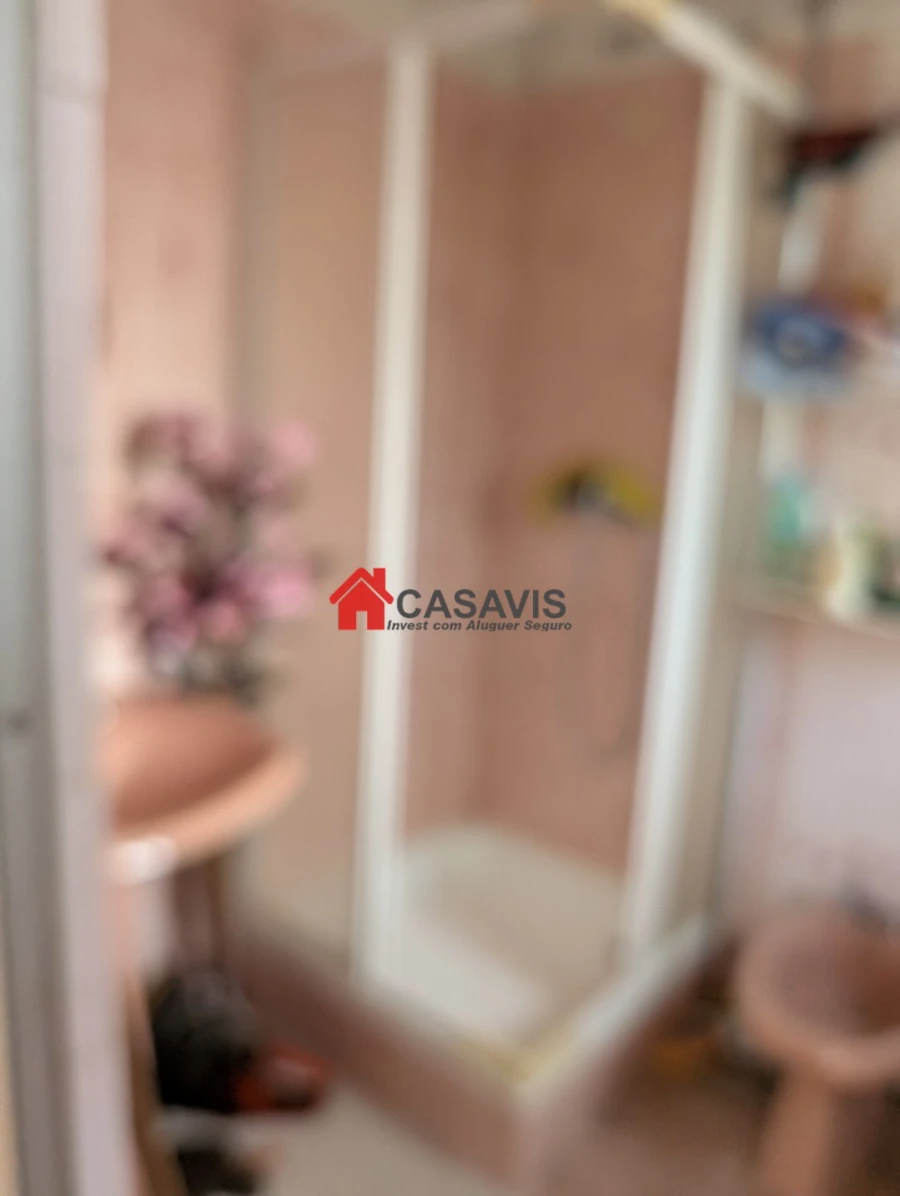 Moradia T4 para Venda em Cavernães Foto 3