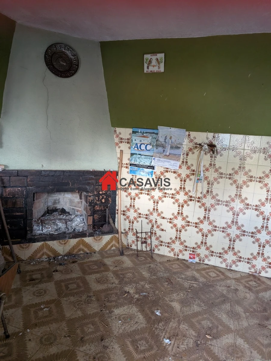 Moradia T4 para Venda em Cavernães Foto 2