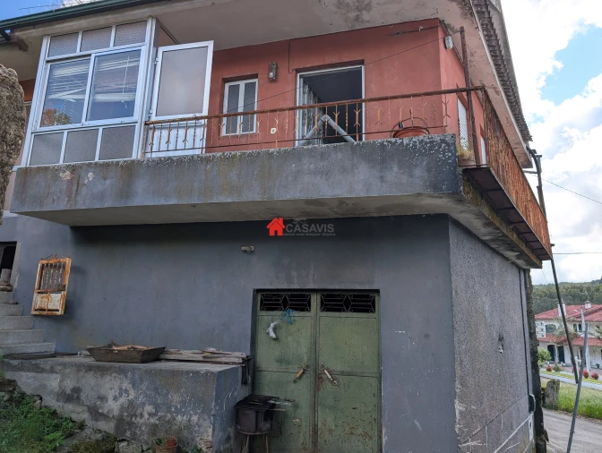 Moradia T4 para Venda em Cavernães Foto 1