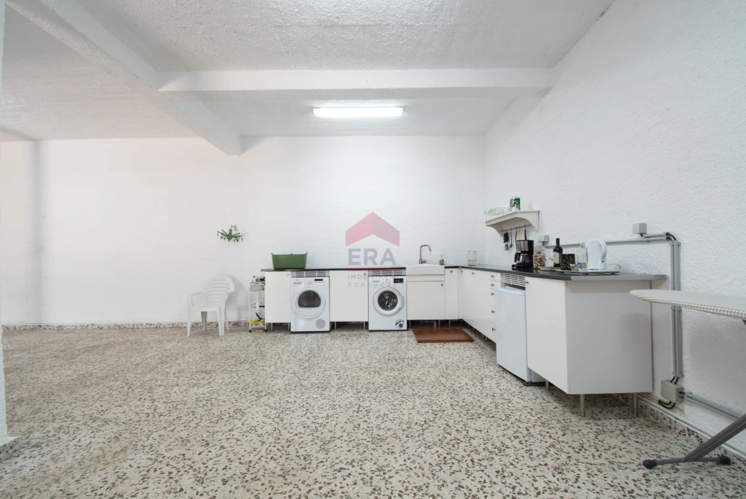 Moradia T4 para Venda em Quarteira Foto 41