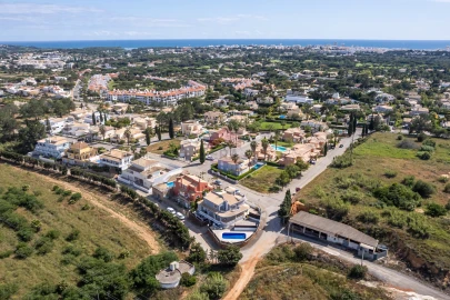 Moradia T4 para Venda em Quarteira