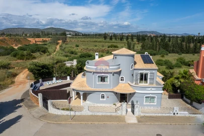 Moradia T4 para Venda em Quarteira
