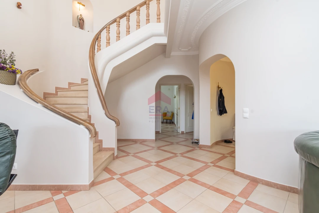 Moradia T4 para Venda em Quarteira Foto 9