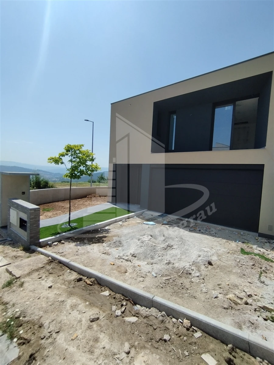 Moradia T3 para Venda em Lanhoso Foto 13