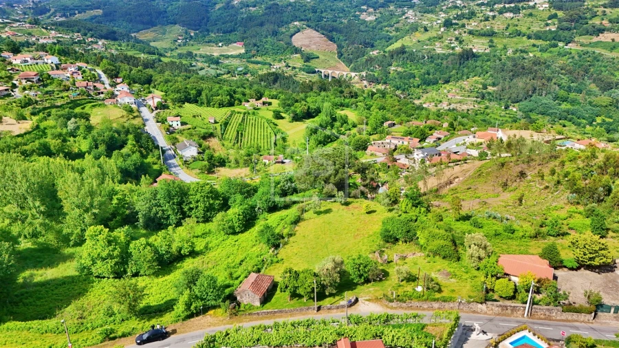 Terreno para Venda em Penhalonga e Paços de Gaiolo Foto 10