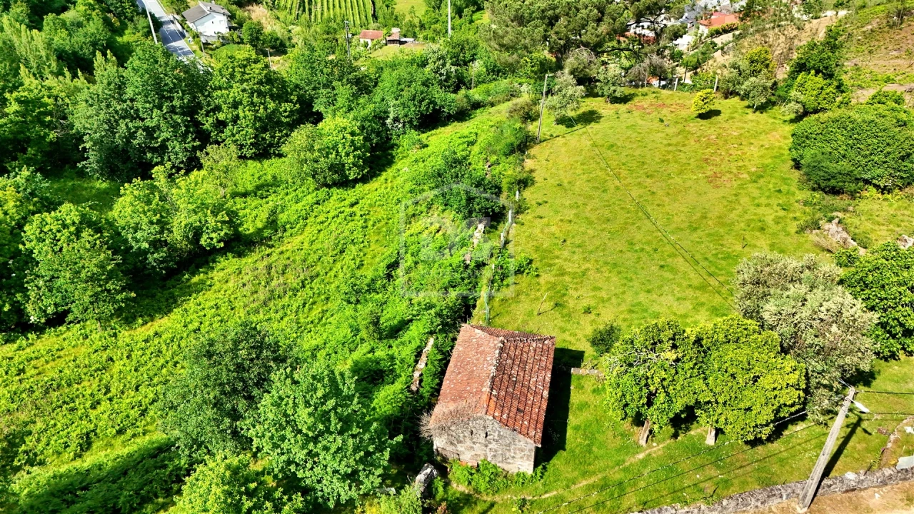 Terreno para Venda em Penhalonga e Paços de Gaiolo Foto 8