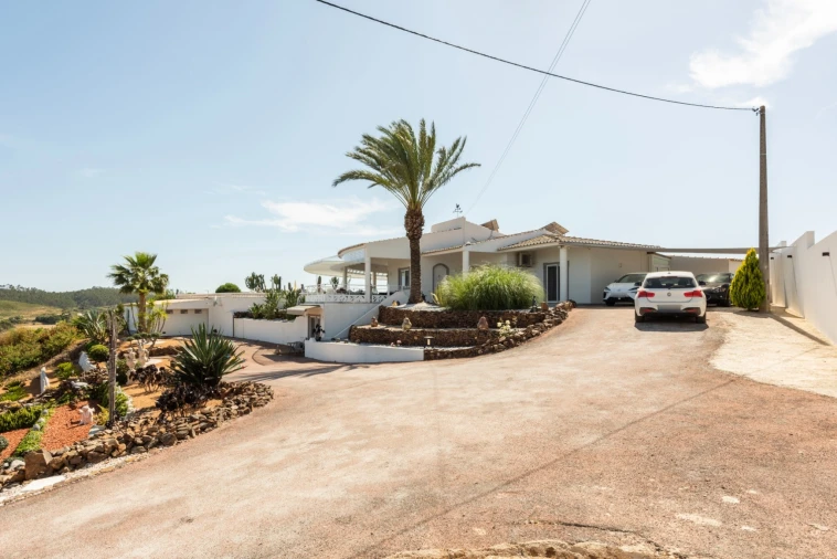 Moradia T3 para Venda em Mexilhoeira Grande Foto 11