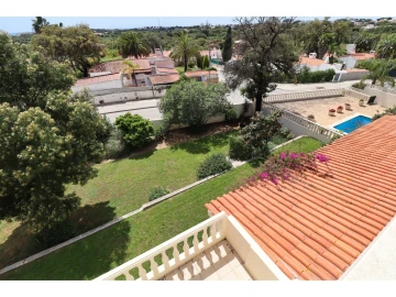 Moradia T5 para Venda em Albufeira e Olhos de Água