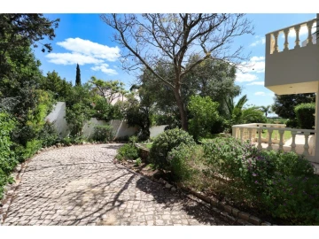 Moradia T5 para Venda em Albufeira e Olhos de Água