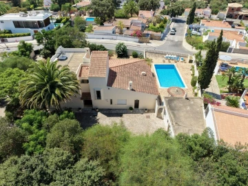 Moradia T5 para Venda em Albufeira e Olhos de Água
