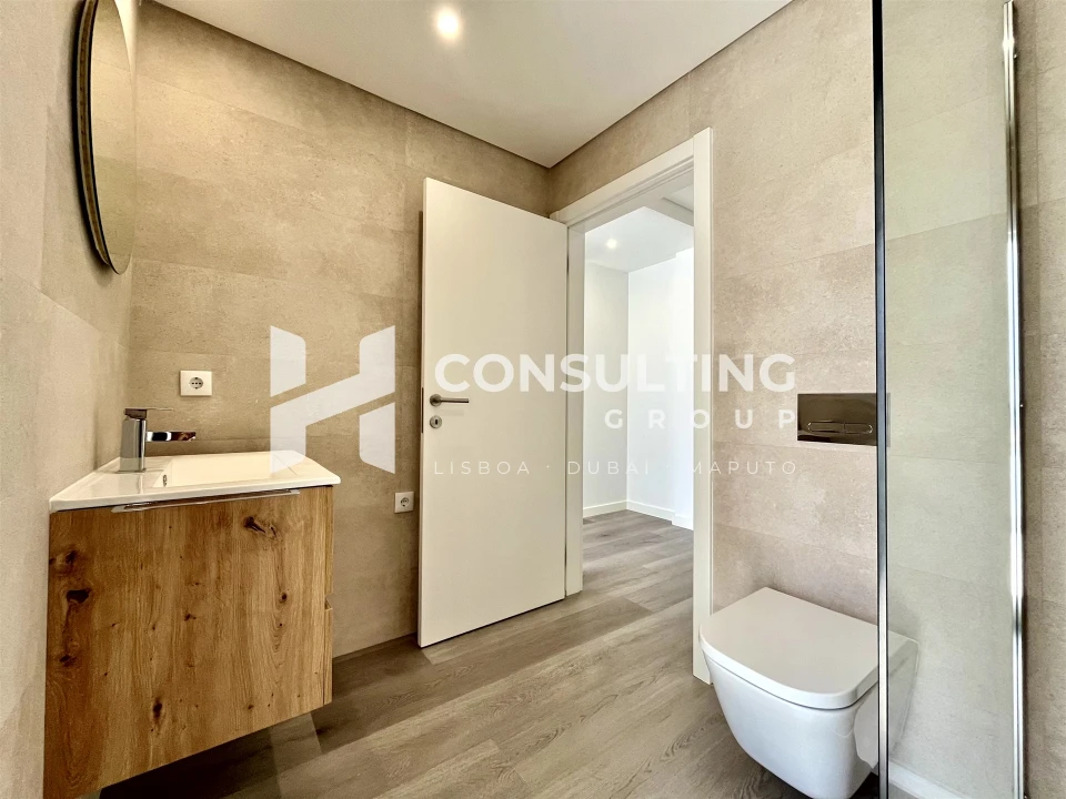 Apartamento T2 para Venda em Corroios Foto 21