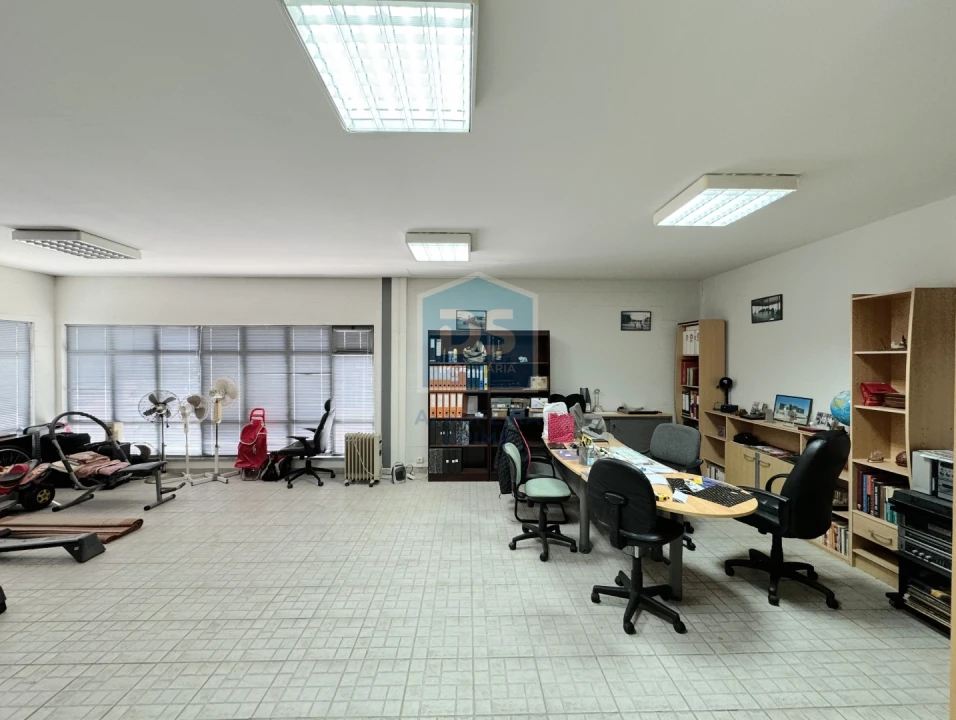 Armazém para Venda em Olhão Foto 17