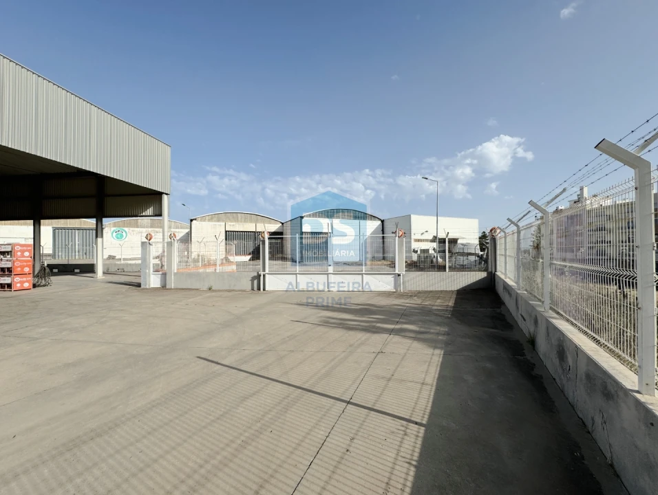 Armazém para Venda em Olhão Foto 26