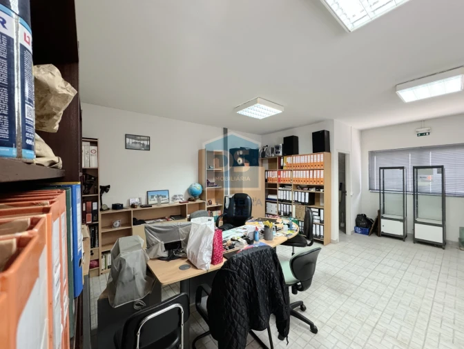 Armazém para Venda em Olhão Foto 16