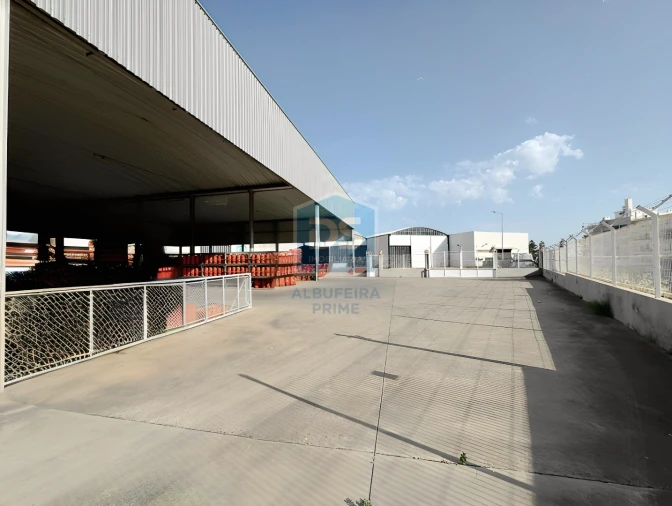 Armazém para Venda em Olhão Foto 8